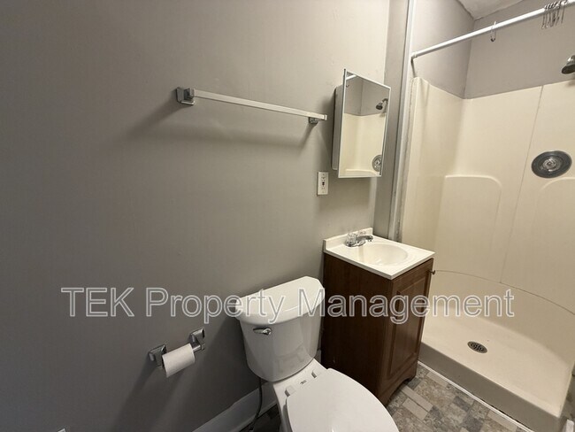 Photo - 355 Broadway