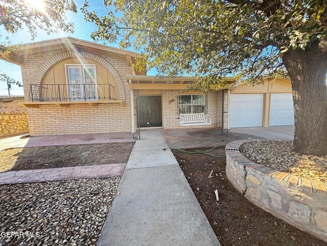 Photo - 5700 Prince Edward Ave