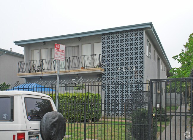 2043 S Corning
