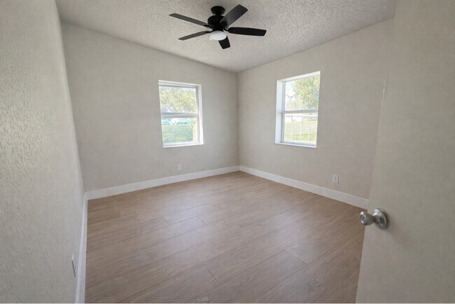 Photo - 805 NW 12th Ave Unidad 1