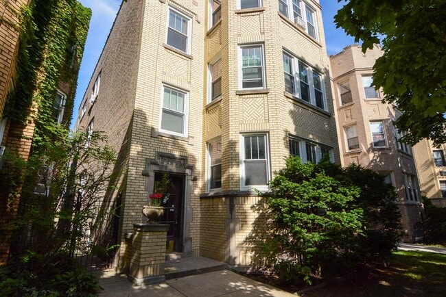 Photo - 5534 N Artesian Ave Condo Unit 6H