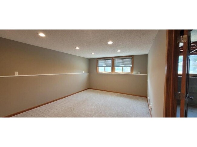 8496 Harkness Rd