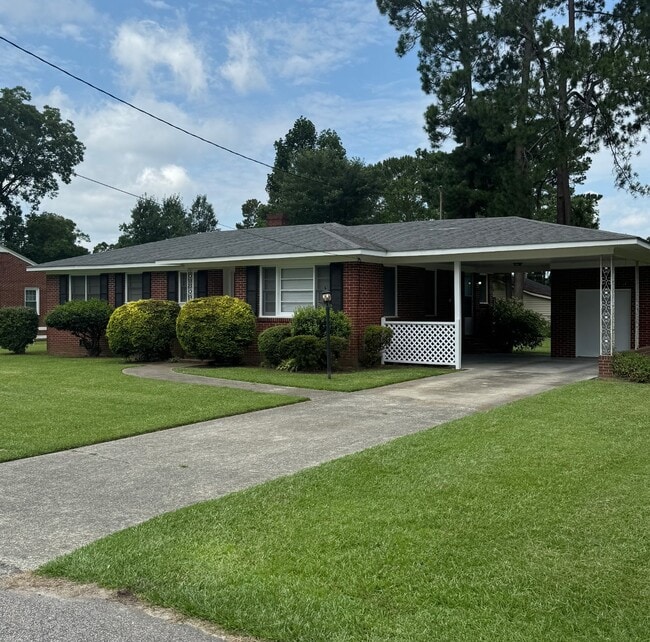 Photo - 207 Hooks Ave