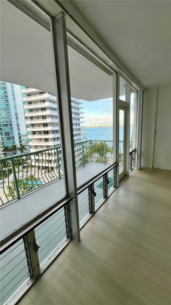 Photo - 1408 Brickell Bay Dr Unidad 916