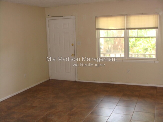 Photo - 1 Oak Forest Ln