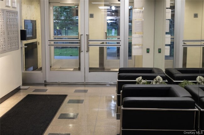 Photo - 5 Fordham Hill Oval Unit 12B