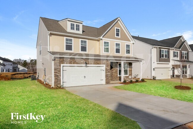Photo - 557 Hillpark Ln