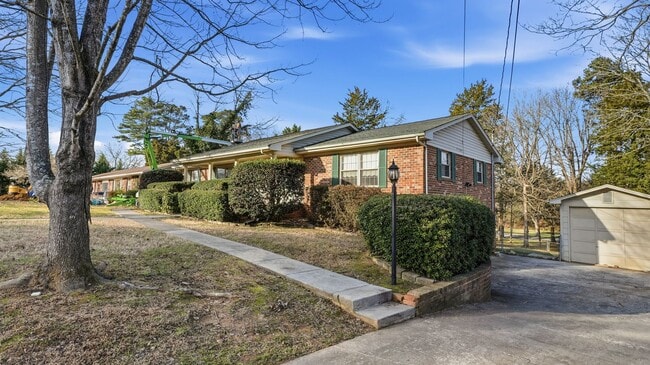 Photo - 3 bedroom Cleveland home!