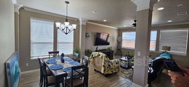 Photo - 7813 Cattlemen Dr