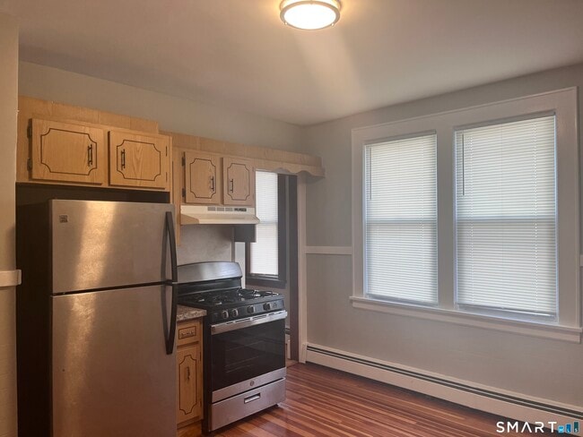 Photo - 460 Anson St