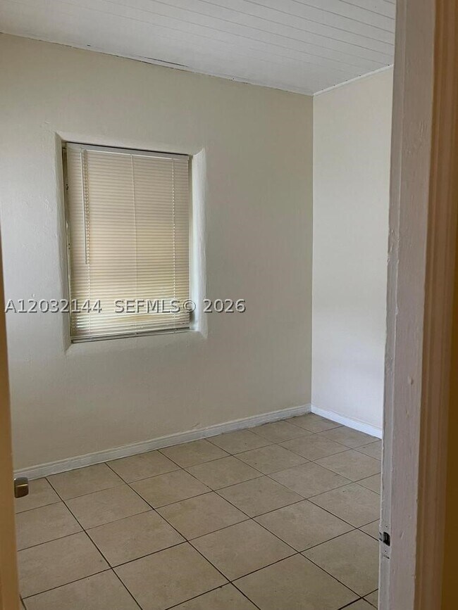 480 NE 162nd St Unit 480