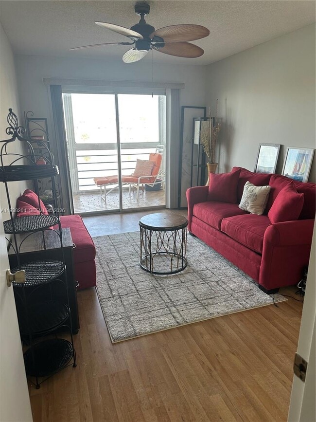 Photo - 3043 Exeter C Unit 3043