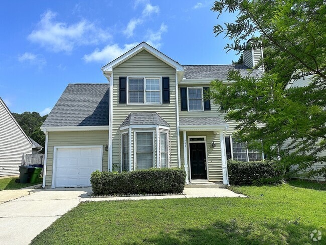 Building Photo - Beautiful 2 Story Home in Raleigh!