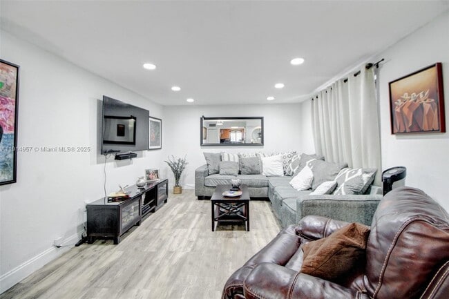 Photo - 6604 SW 113th Ave