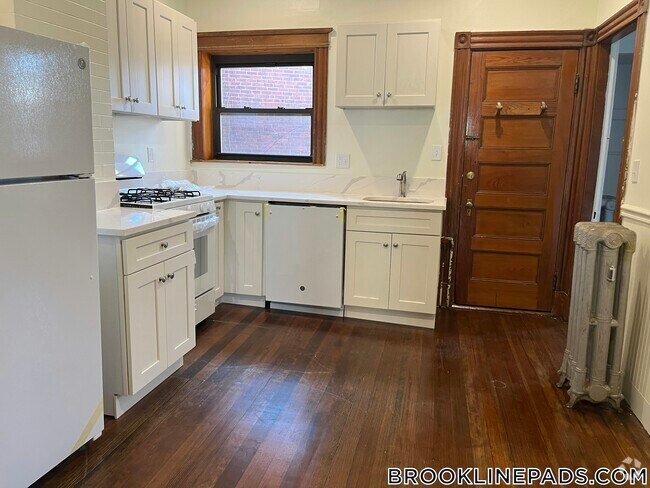 Building Photo - 1855 Beacon St Rental