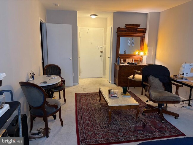 Photo - 1121 Arlington Blvd Unit 327