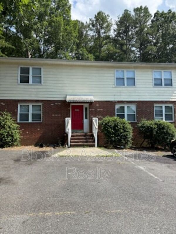 Building Photo - 1974 Lakeview Rd Unit Apt 3
