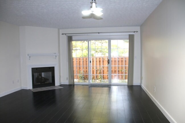 Photo - 5702 Mango Ln Unit 106A