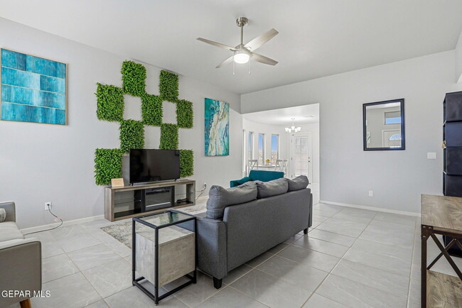 Photo - 664 Paseo Modesto Dr