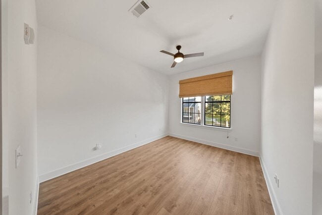 Photo - 2 Bedroom Condo Near LSU in a gated community