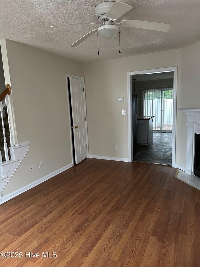 Photo - 3827 Sterling Pointe Dr