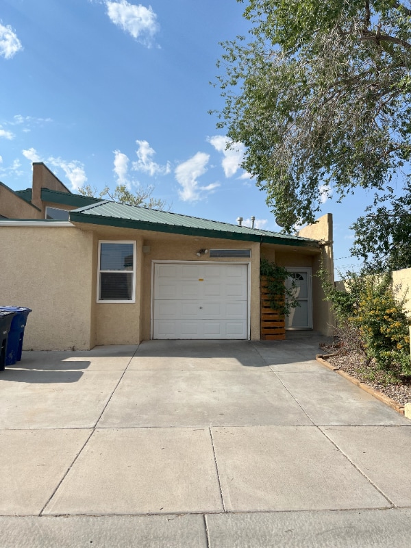 Building Photo - 5604 Del Oeste Rd Rental