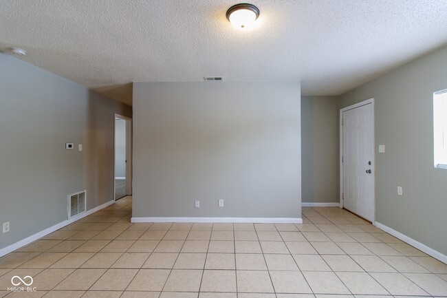 Photo - 6213 Commodore Dr