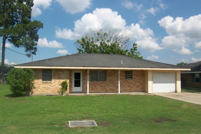 Building Photo - 1123 W Camellia Dr Rental