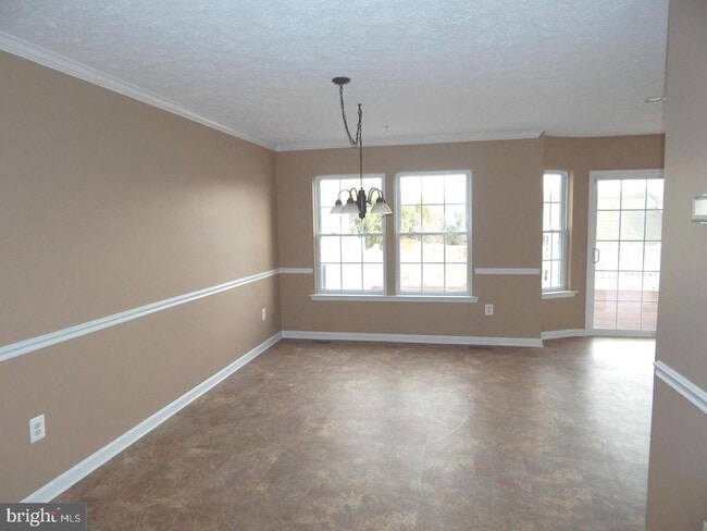 Photo - 1983 Cullen Way