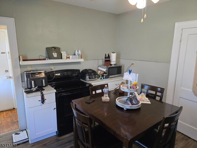 Photo - 1282 Valley Rd