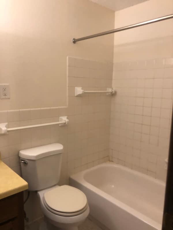 Photo - 3000 Cliff Rd E