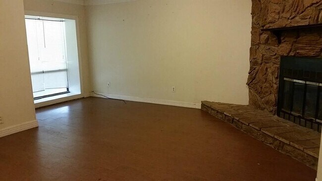 Photo - 5519 Mendota Ln