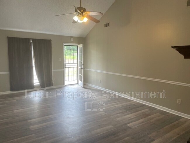 Photo - 4432 Valley Cove