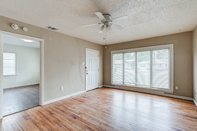 Photo - Wonderful updated home! 3/1!