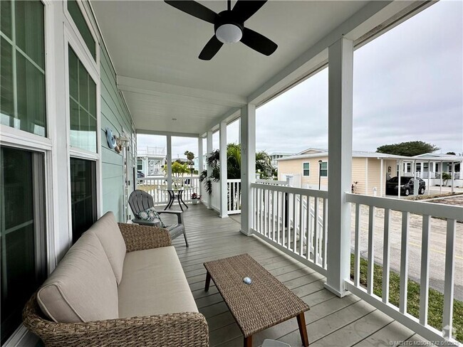 Building Photo - 91 NE Ocean Breeze Dr Rental