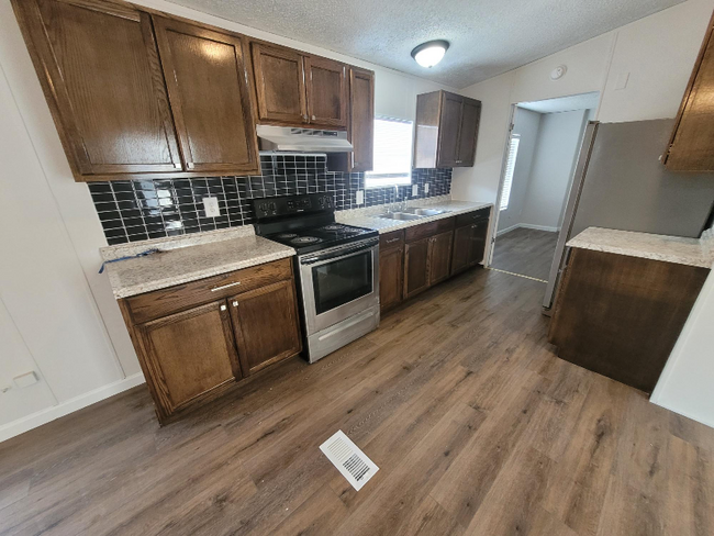 Building Photo - 1716 E Market Ave Rental