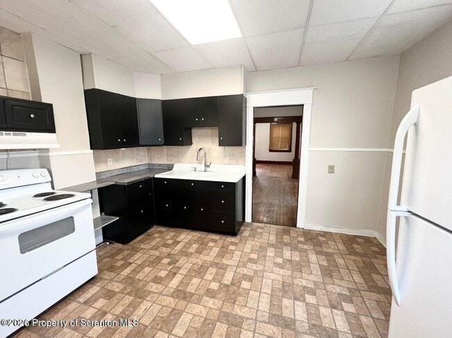 Photo - 637 E Elm St