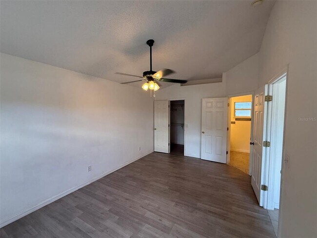 Photo - 607 Basingstoke Ct