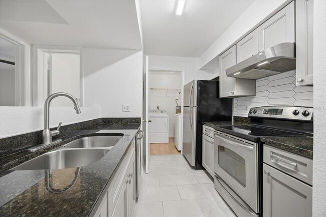 Photo - 3032 Parkway Blvd Unit 207