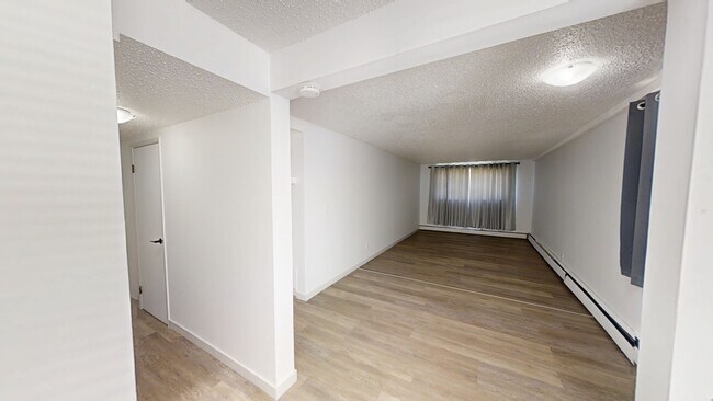 Photo - 9515-9100 100 Ave. Unit 101