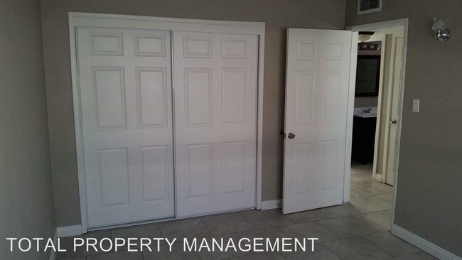 Photo - 486 North Cir