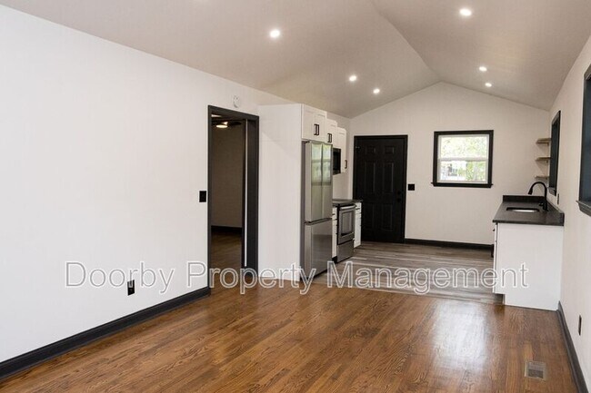 Photo - 2102 Bennett Ave