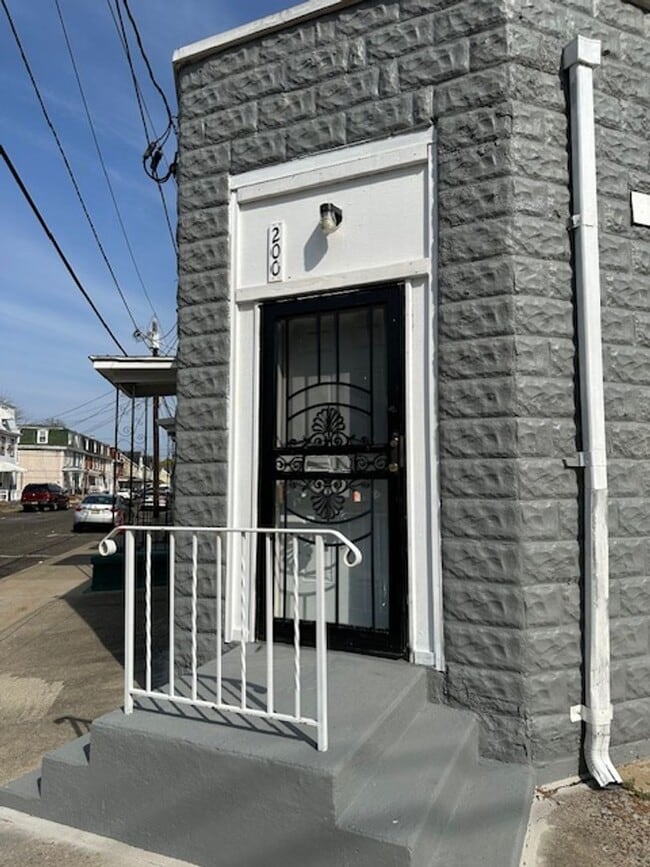 Photo - Newly Renovated 1/2 Bedroom 1 Bath Rental