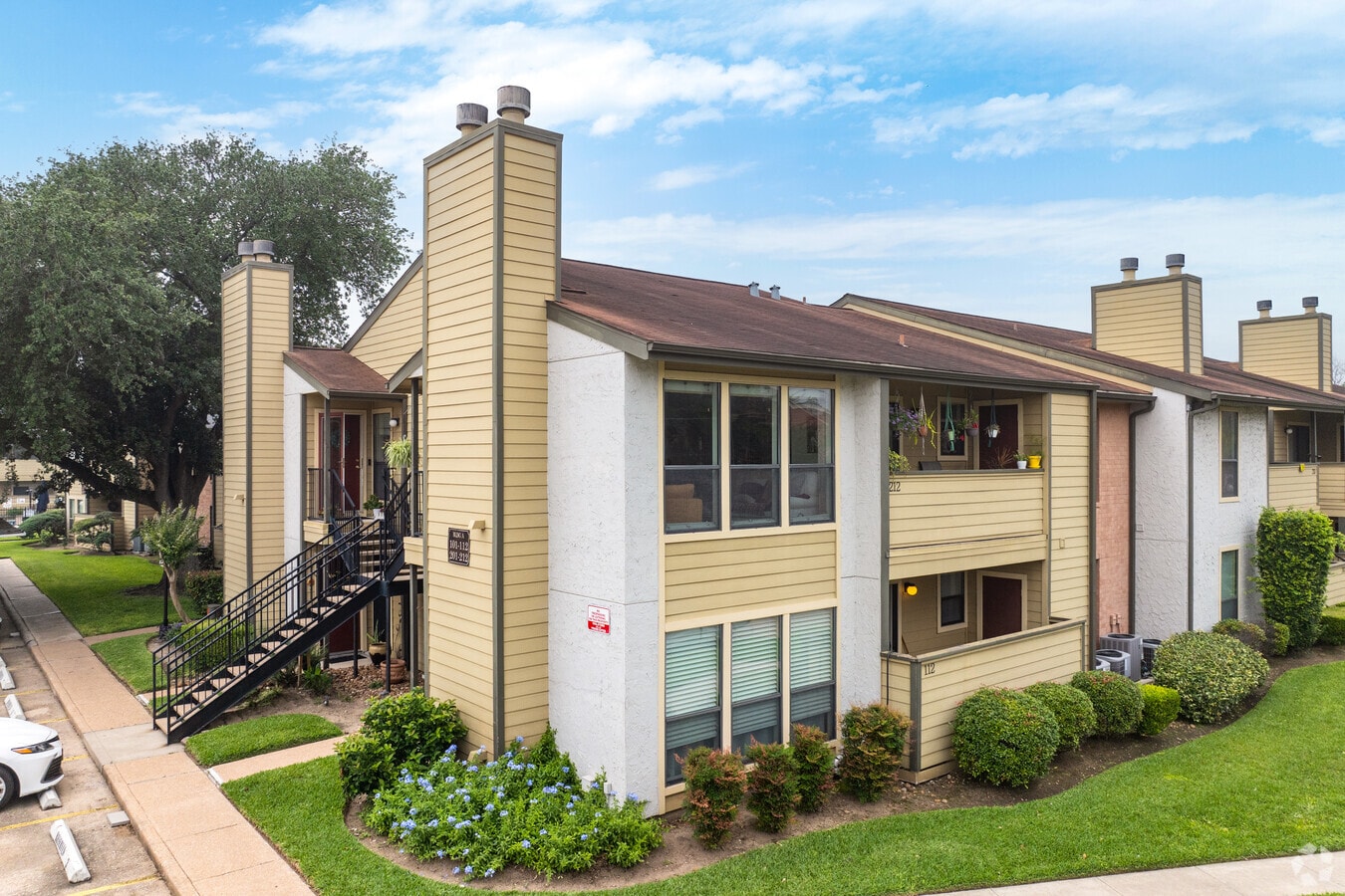Baybrook Condominiums - Baybrook Condominiums
