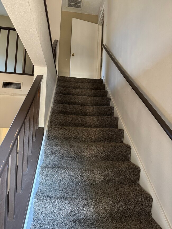 Building Photo - 3923 Tanglewilde St