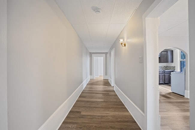 Building Photo - 235 Monmouth St