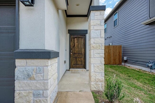 Photo - 153 Woods Edge Ln