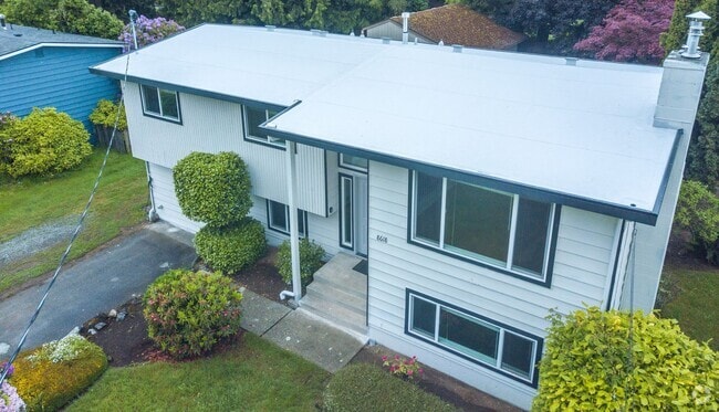 Building Photo - 4bed/3bath home in Finn Hill
