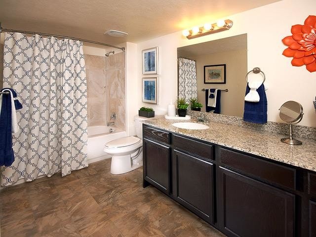 Photo - Center Court