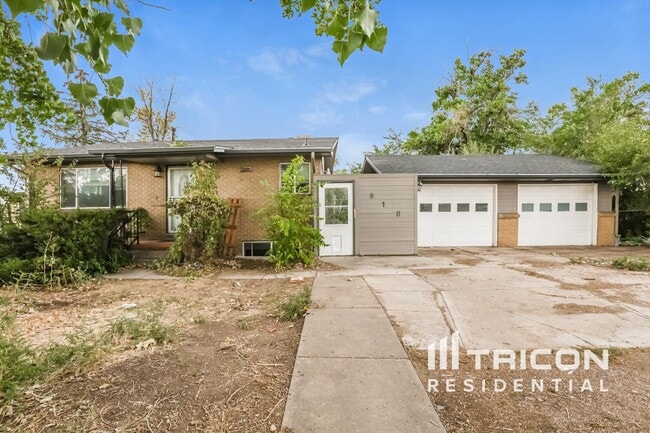 Building Photo - 810 S Sheridan Blvd Rental